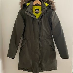 North Face szS olive parka
